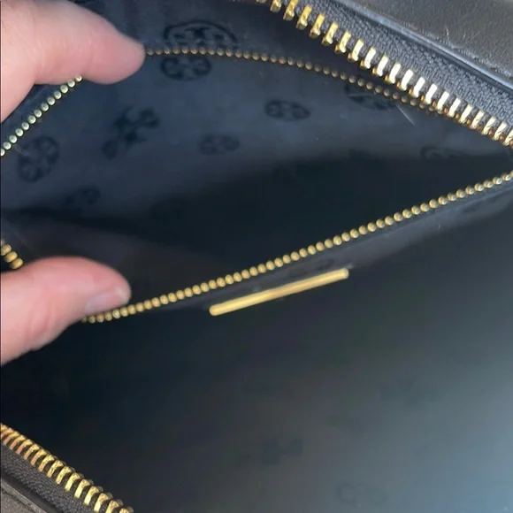 Tory Burch Black Quilted Leather Crossbody Bag - Picture 7 of 7